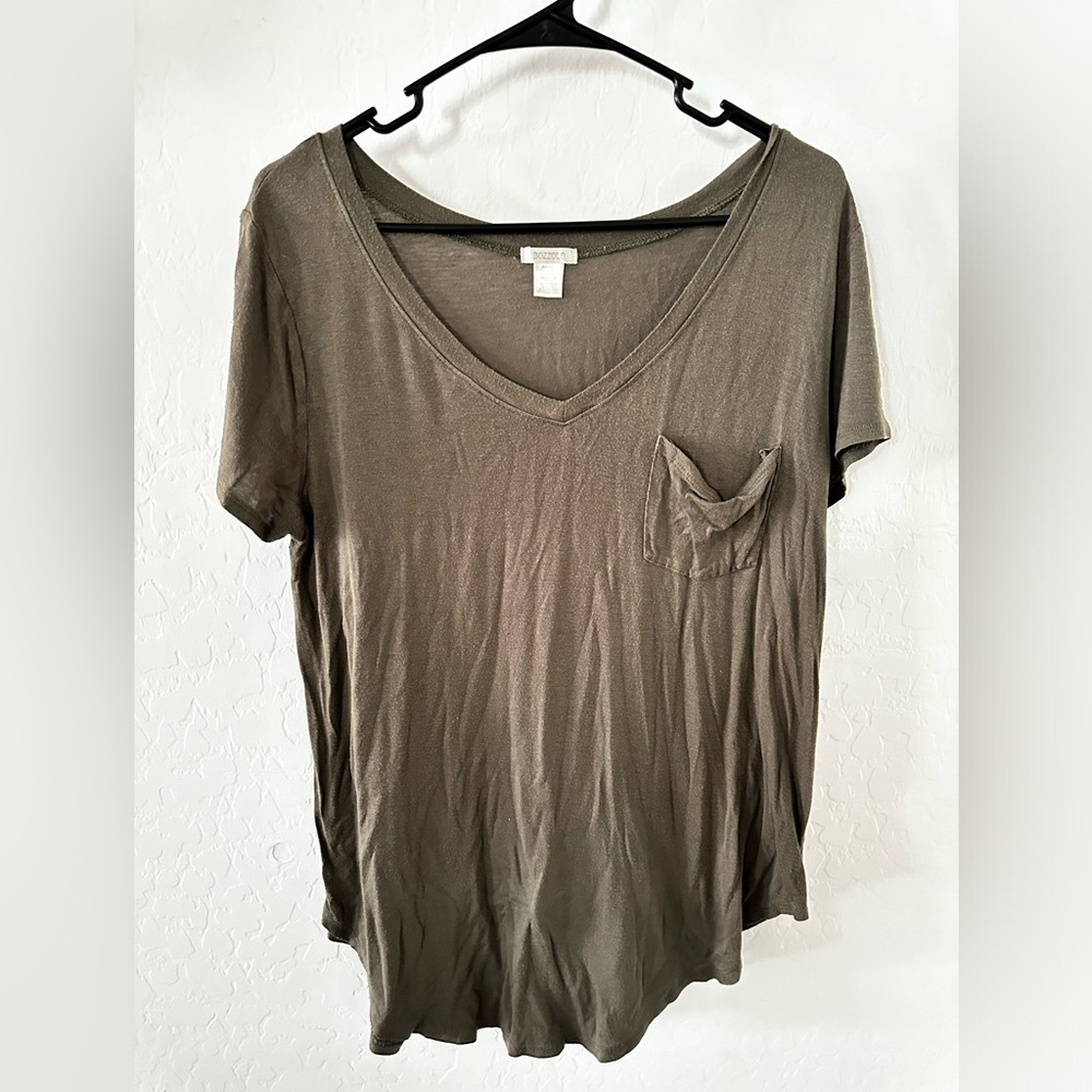 Army green basic tee
